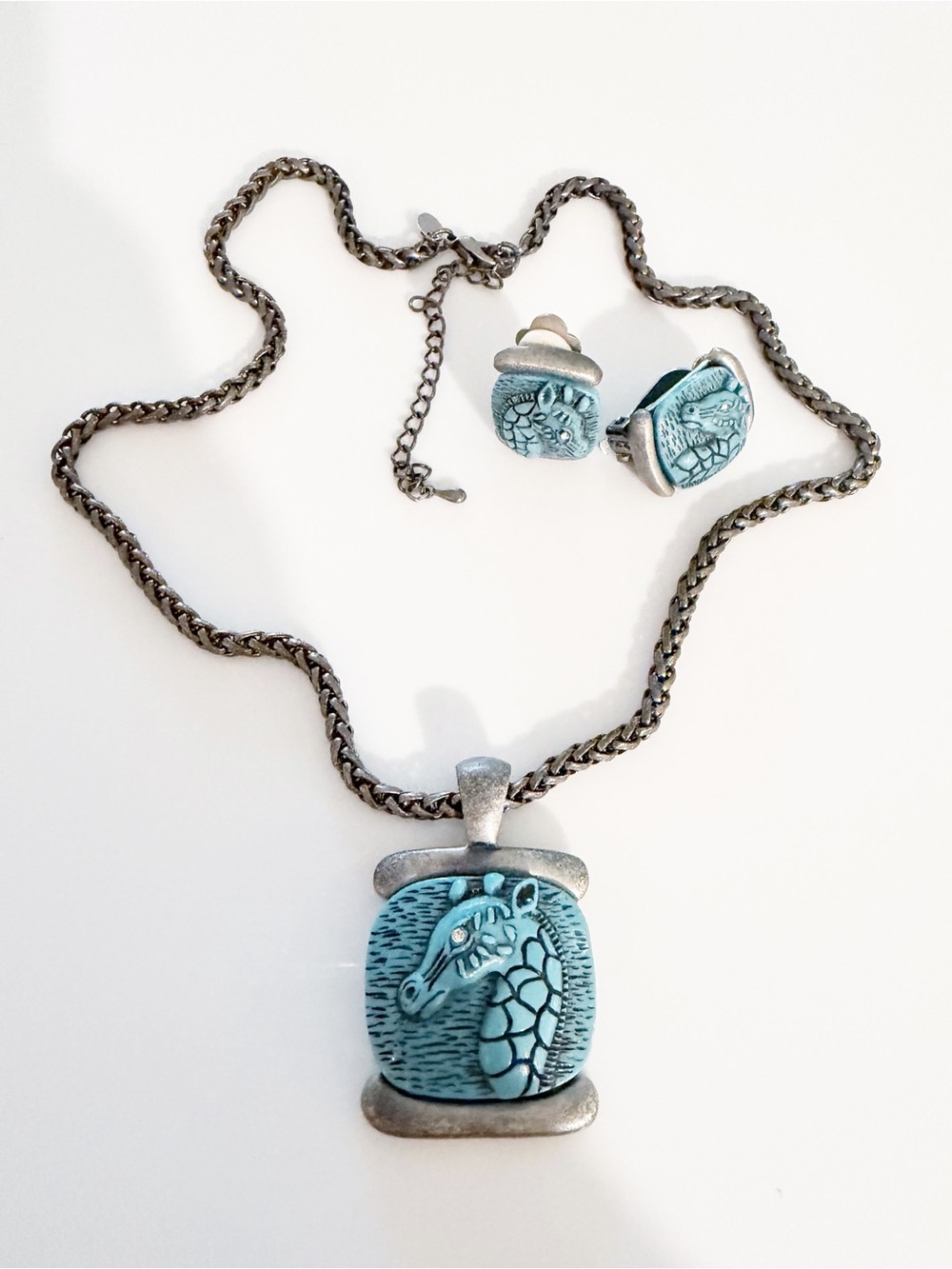Vintage Giraffe Turquoise Tone Blue Necklace & Clip-On Earrings Jewelry Set